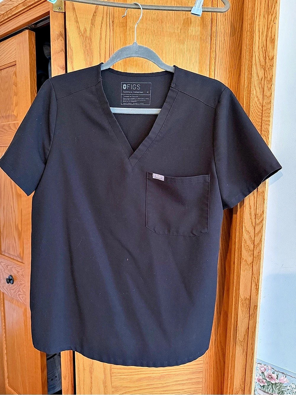 FIGS Technical Collection scrub top Black Medium